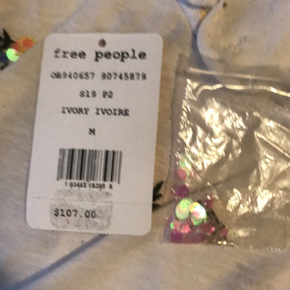 FREE PEOPLE “Full Bloom” Appliqué and Ruffle Top M - Picture 5 of 5